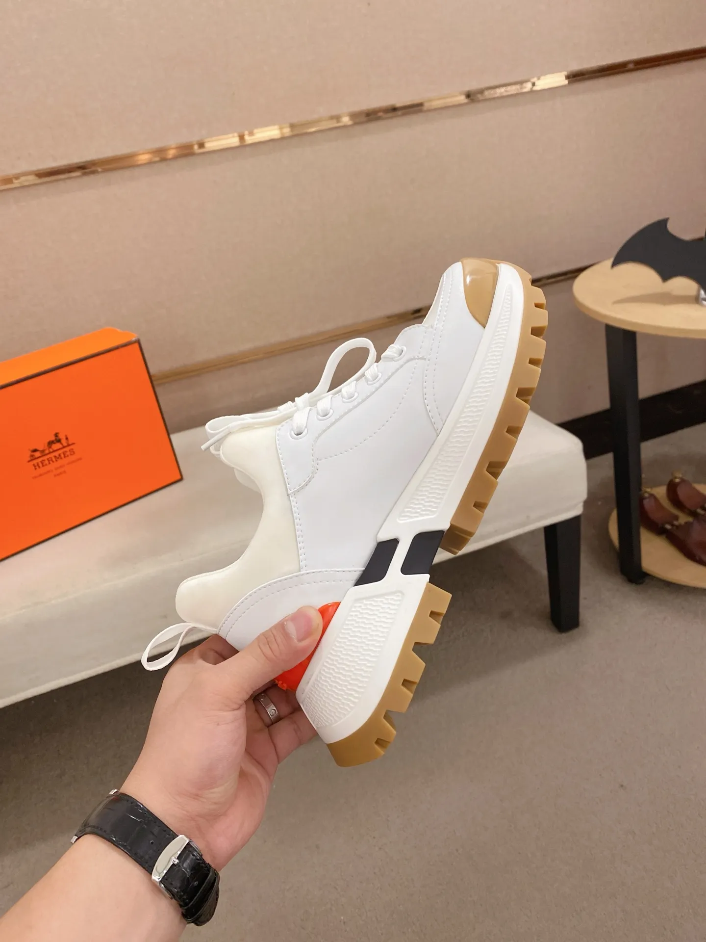 Men's clothing and shoes💰: 600💰《HERMES》【Classic original order·Version】Hermès; top 🔝purchasing agent🔍🔍men's latest 🇺🇸 counter sales simultaneously, imported from Italy original ▲▲cowhide ▲▲ (high-end, nobility, class) ) Exquisite workmanship (Italian 🇮🇹 imported water-dyed 🐂 cowhide lining) sole: original sole provided by the original factory, ⚠️exclusive double-layer activity·TPR·rubber·combined molded outsole; super comfortable·wear-resistant·non-slip·environmental protection The real thing is more beautiful if you take the real thing (high quality, follow the order). You can enter and exit the counter at will * Number of yards: 38-44 (can be customized 45-46, non-returnable)
